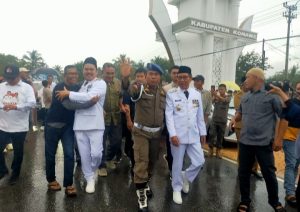 Bupati Bersama Wakil Bupati Kolaka Timur Tiba Di Wonua Sorume, Penjemputan Di Rangkaikan Buka Puasa Bersama.